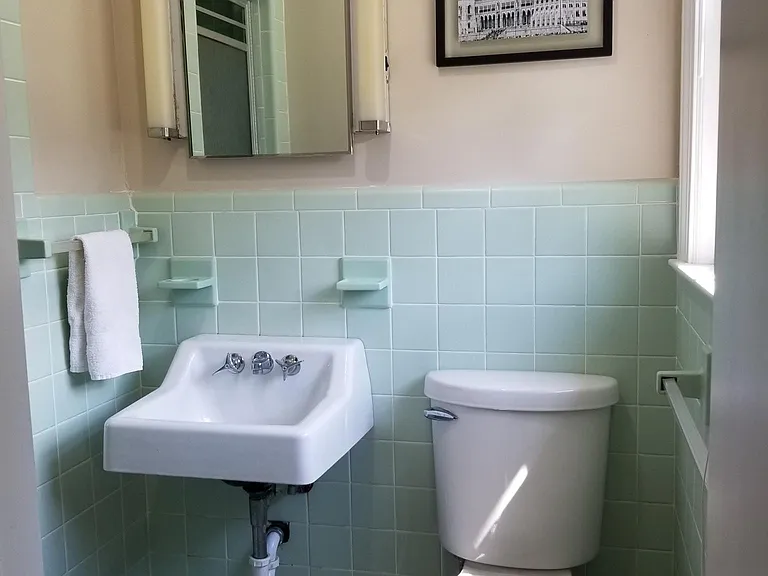 204 Adams Blvd — Photo 13