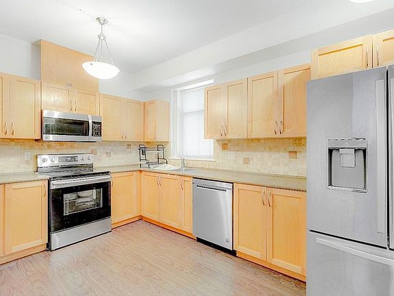 3rd image of 11860 River Rd #48