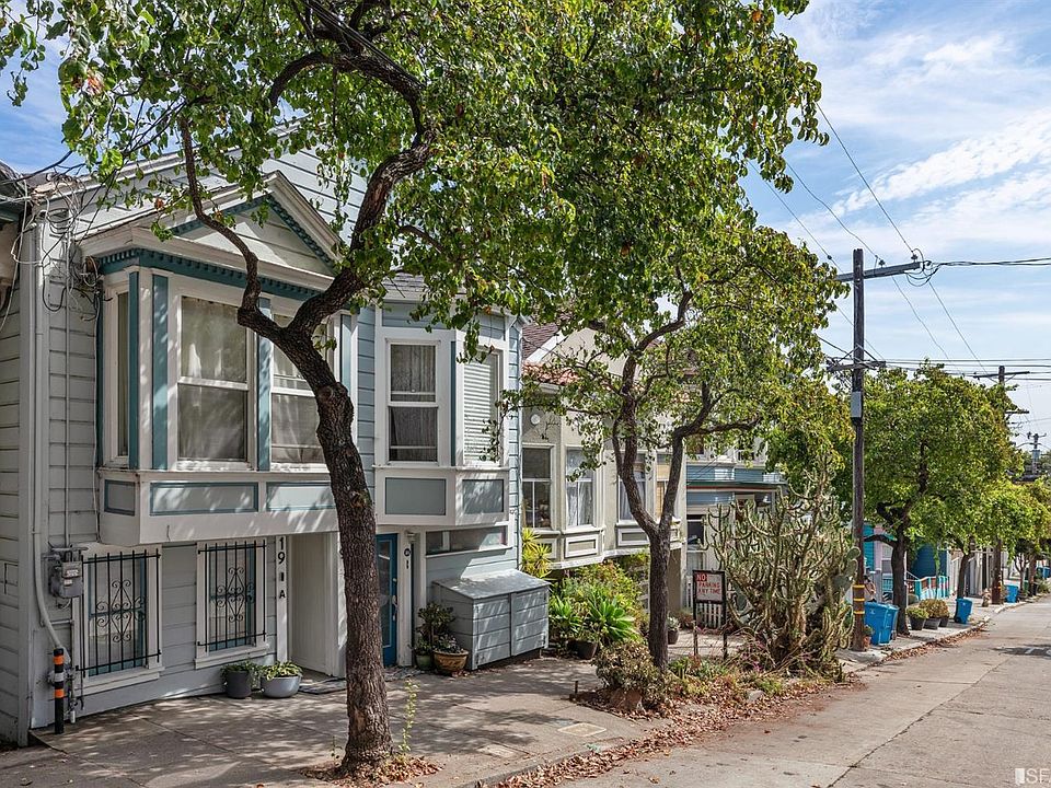 1st image of 19A Bessie St