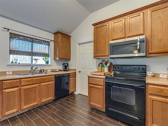 4th image of 2104 Narrow Glen Pkwy