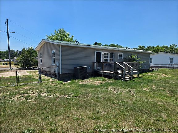 3rd image of 824 Blue Rd