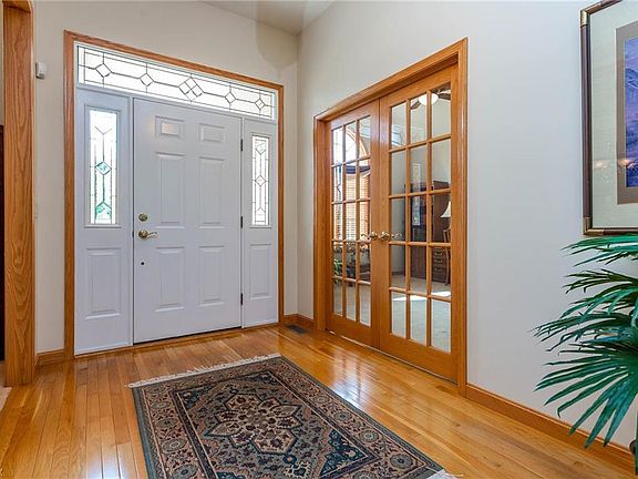 2nd image of 1065 Glendalough Dr