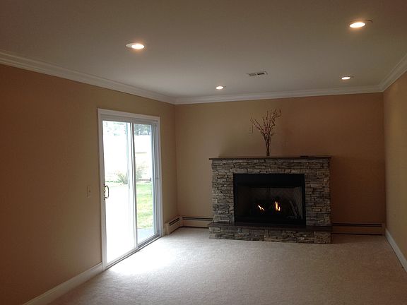 5th image of 366 Costa Mesa Dr