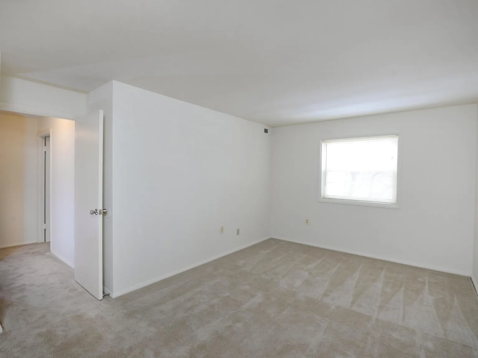 Cub Hill Apartments — Photo 4