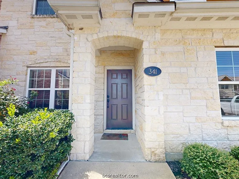 301 Sw Pkwy #341 — Photo 2