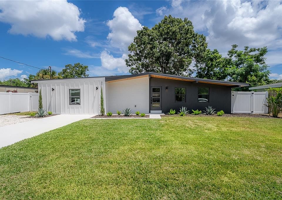 1st image of 3707 W WALLACE AVENUE
