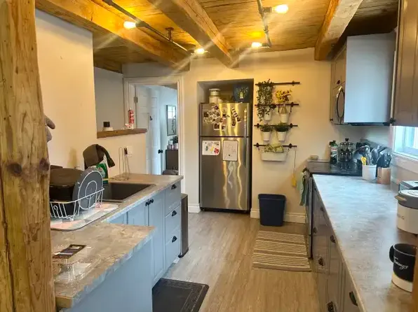 48 Elm St #1A, Kingston, ON K7K 1M9