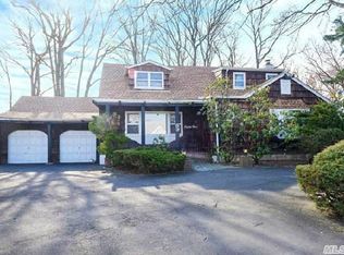 89 Hungry Harbor Rd, Valley Stream, NY 11581