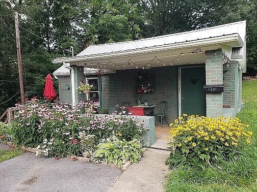 1st image of 117 Minden Ave