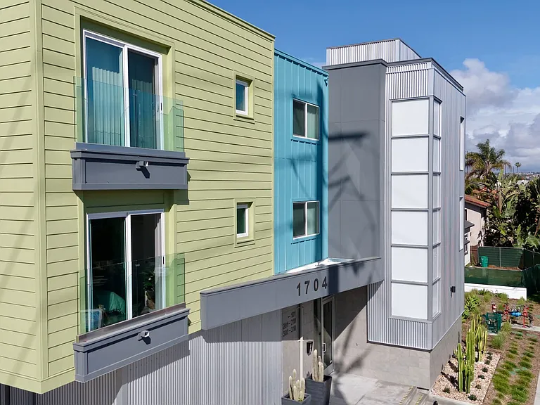 1704 Hornblend St — Photo 2