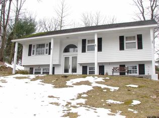 10 Merryhill Rd, Wynantskill, NY 12198