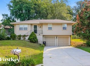 6637 NW Hidden Valley Rd, Kansas City, MO 64152