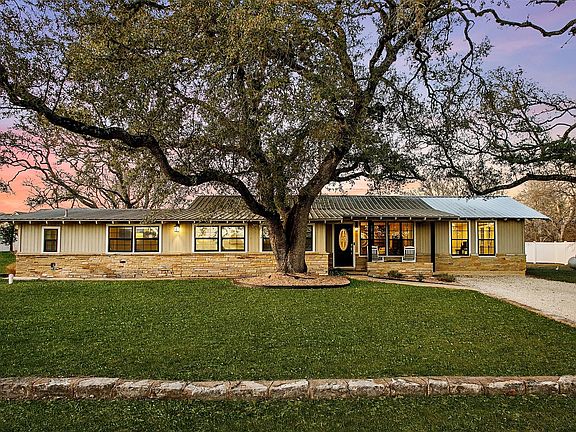 2nd image of 200 Creek Rd