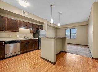 Oaks Station Place, Minneapolis, MN 55406