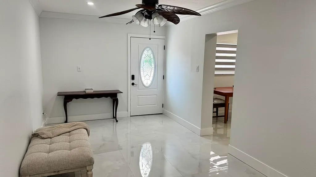 2 bed, 950 sqft, $2,000 — Photo 3
