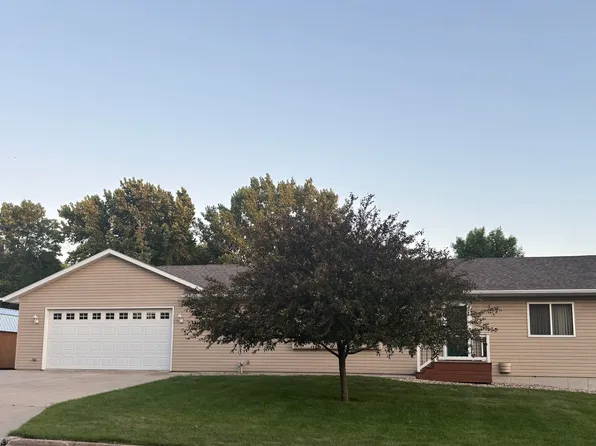 103 W Alton Ave, Flandreau, SD 57028