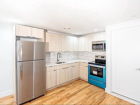 2nd image of 1167 Dean St #B