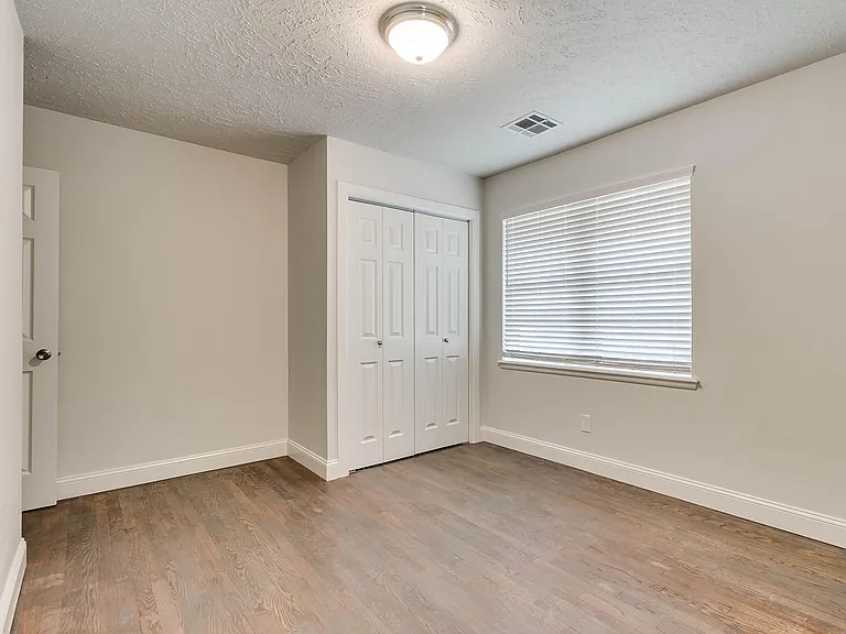 10736 Whitehaven Rd — Photo 16