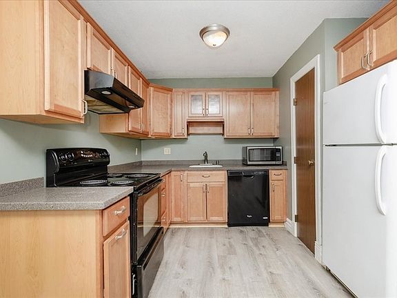 3rd image of 3 Chapel Hill Dr APT 10