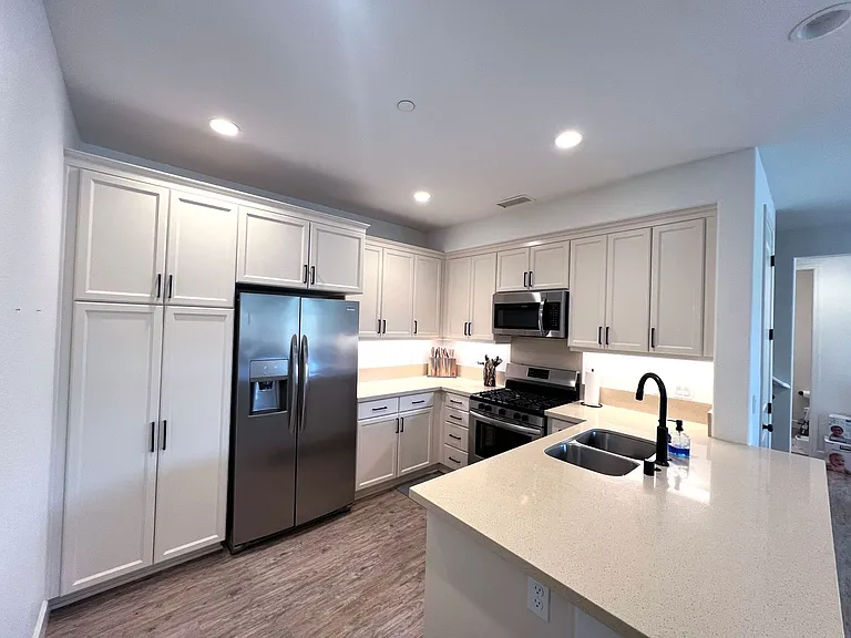 531 Sertoma Way — Photo 3