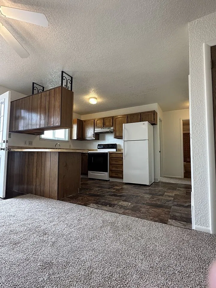 2 bed, 1.0 bath, 900 sqft, $1,025 — Photo 4