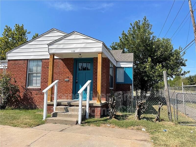 1st image of 1139 E Arkansas St