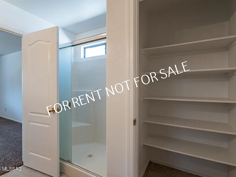 2439 W Rousseau St — Photo 27
