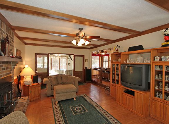 4th image of 515 King Charles Cir