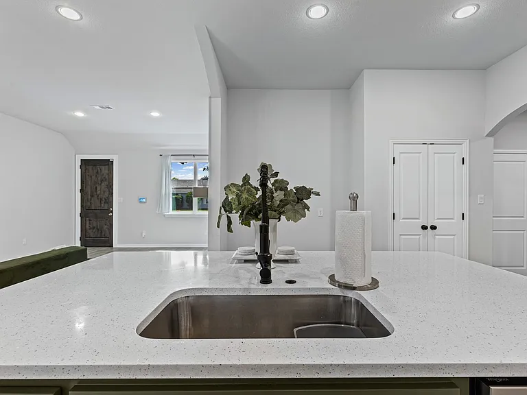 6111 Collins Ct — Photo 15