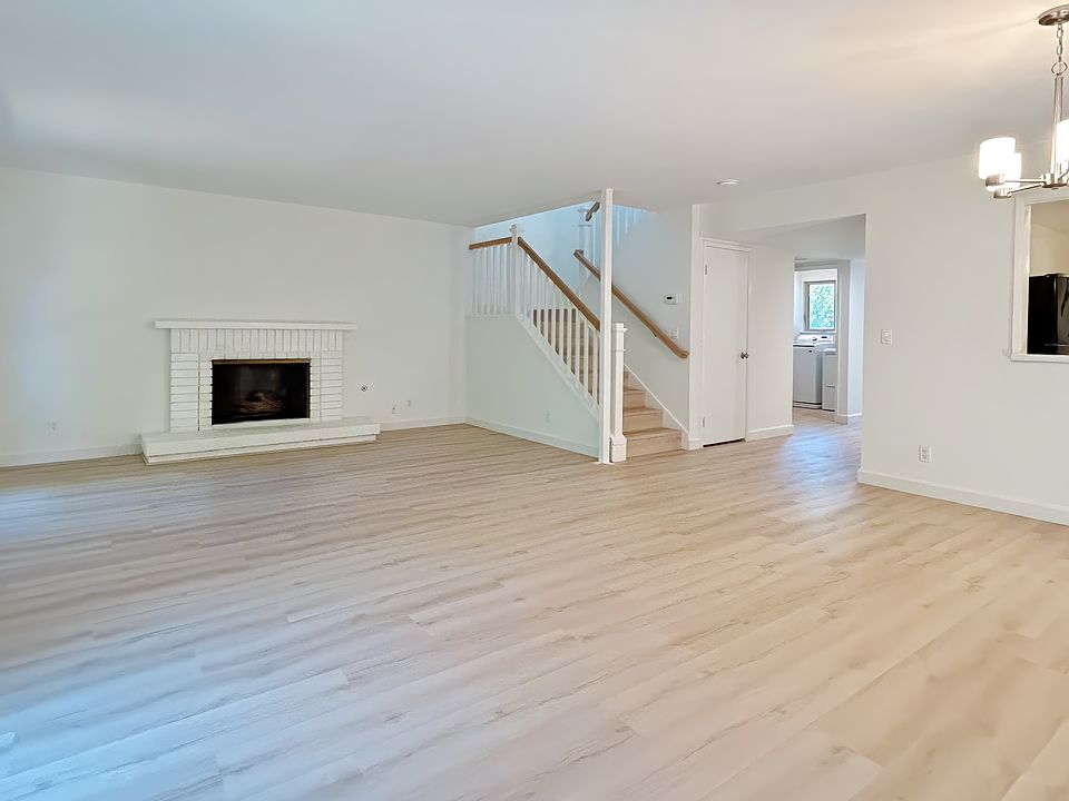 LR/DR and pass-through window to kitchen