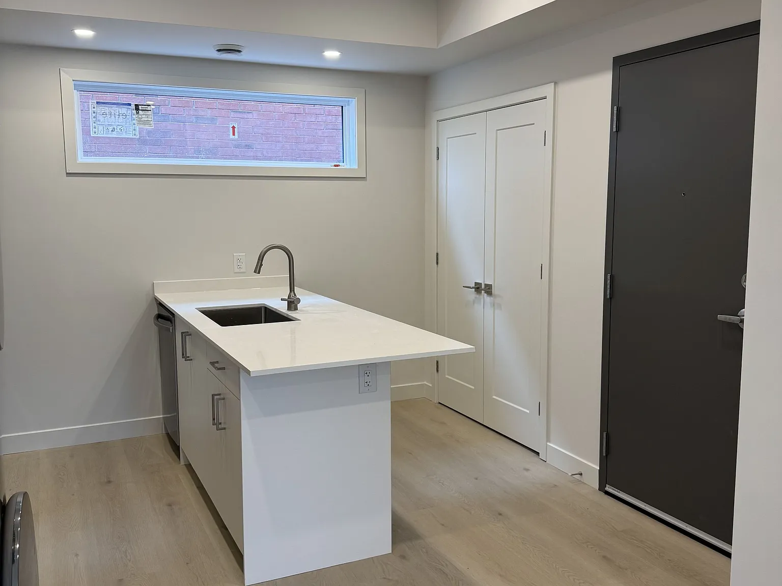 2 bed, $2,300 — Photo 4