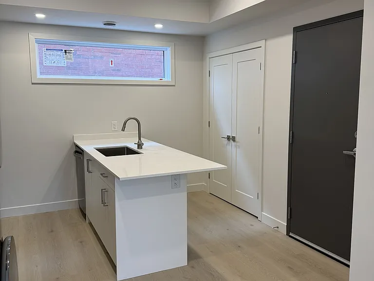 1301 Dorchester Ave #7 — Photo 4
