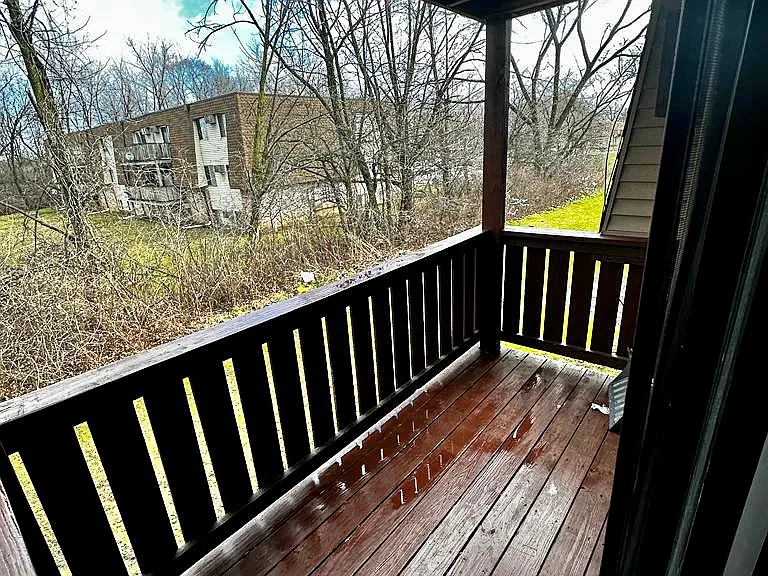 120 Fox Hill Ln — Photo 9