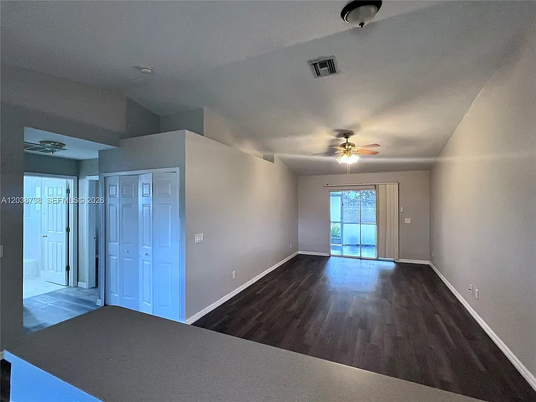 1809 SW Santa Barbara Pl — Photo 8
