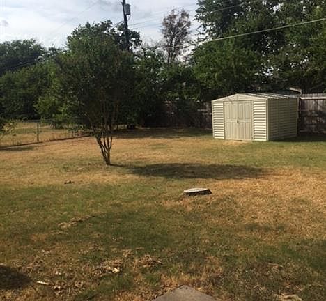 5th image of 2810 Bunker Hill Dr