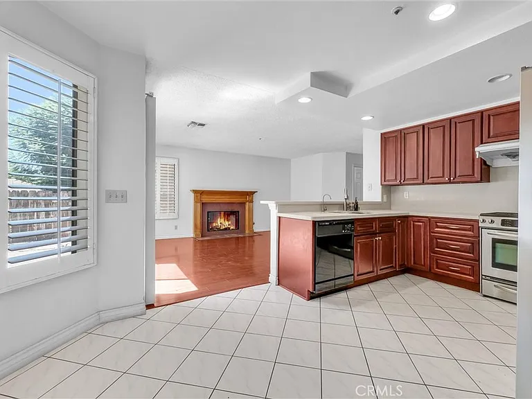 11413 Lower Azusa Rd — Photo 7
