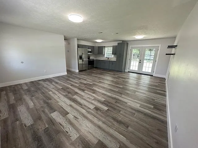 3 bed, 1182 sqft, $1,950 — Photo 3