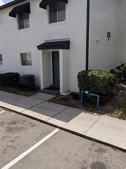 4401 S Semoran Blvd #9 — Photo 2