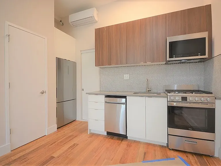 1310 Dean St #4 — Photo 2