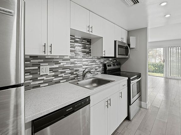 2nd image of 2323 SE 18th St #5