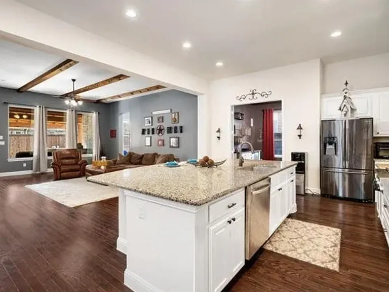 1005 Benbrook Trl — Photo 12