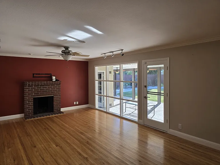 2025 Flowers St — Photo 20
