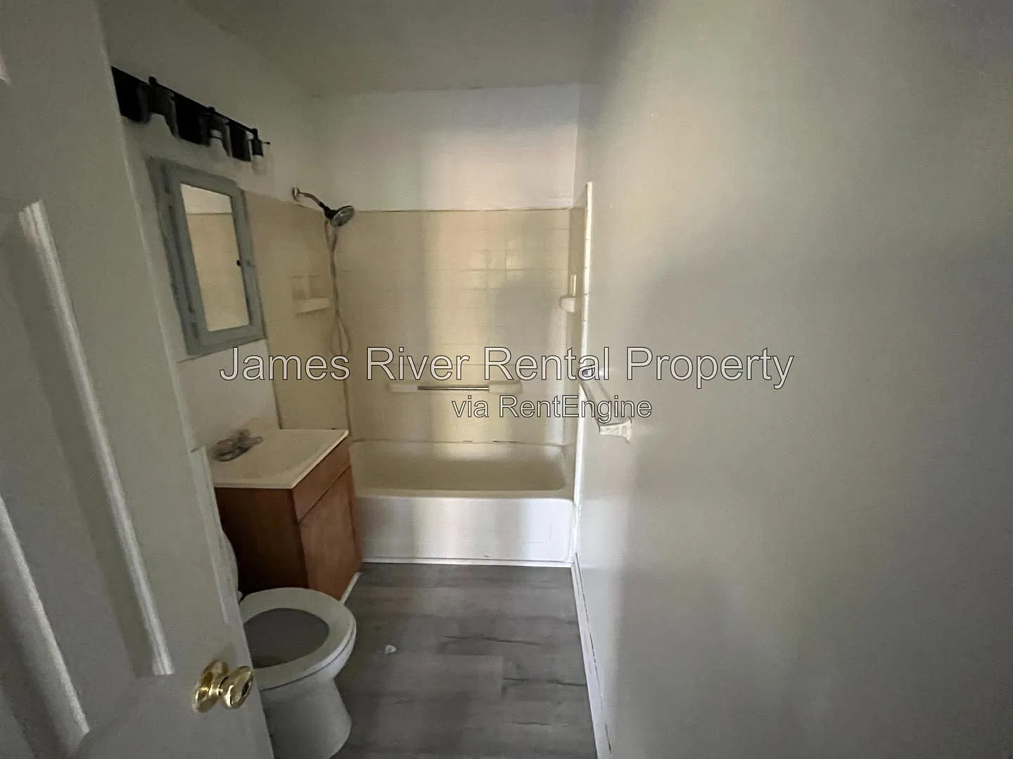 3 bed, 1.0 bath, 1032 sqft, $1,195 — Photo 4