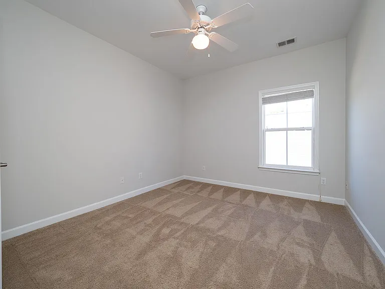 3040 Treadwell St — Photo 40
