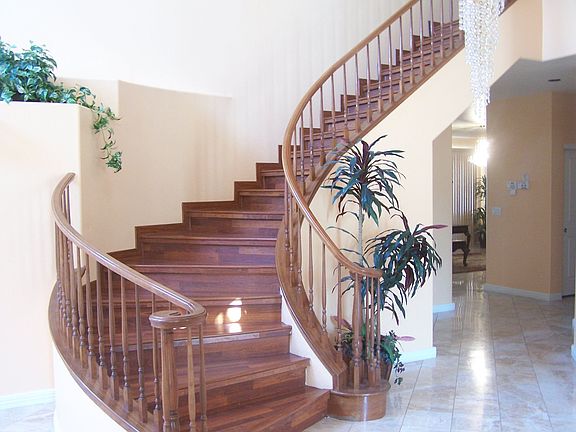 3rd image of 503 Mountain Villa Dr