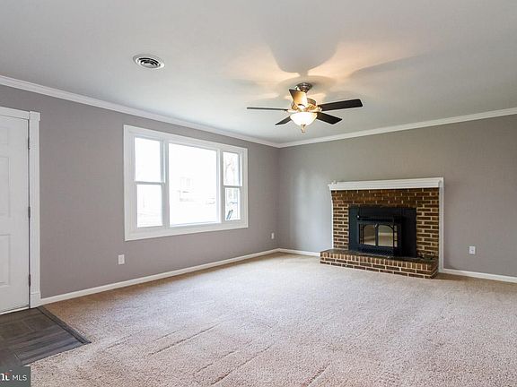 4th image of 30 Ocala Ln