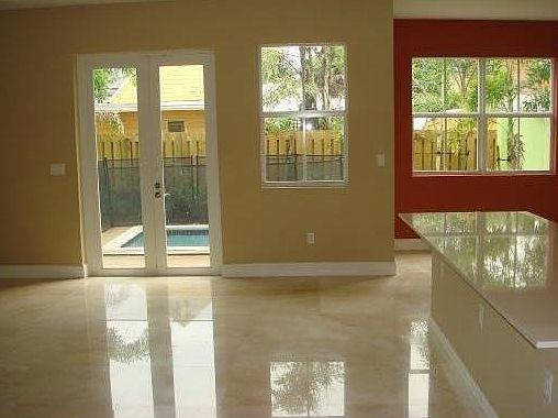5th image of 828 Himmarshee St