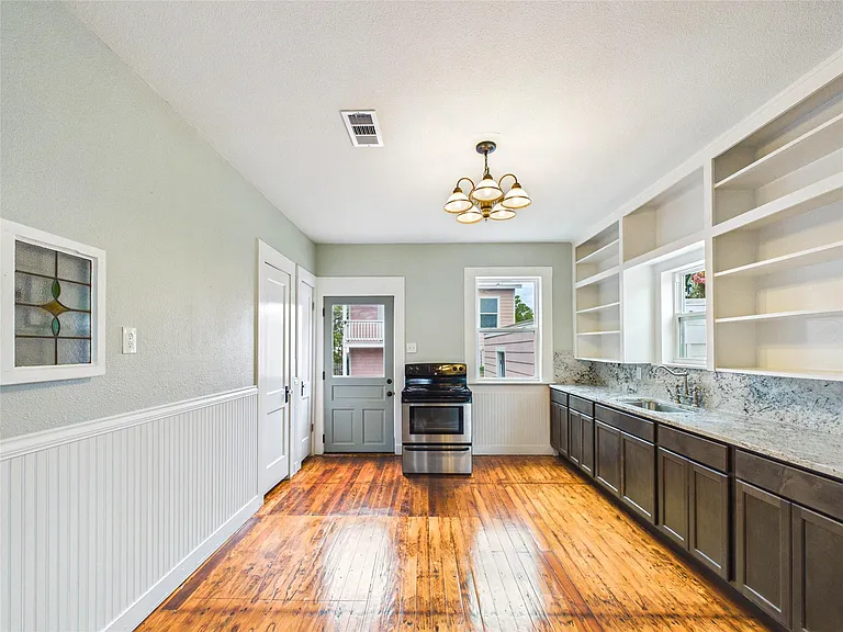 3602 Avenue S 1/2 — Photo 12