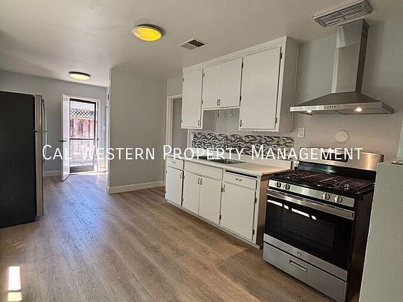 4th image of 1003 Colorado Ave
