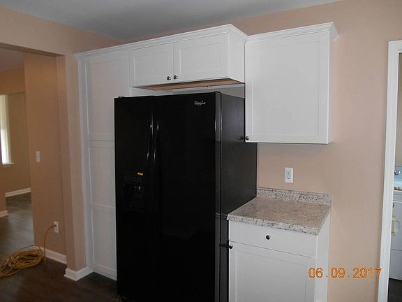 2nd image of 500 Vine St